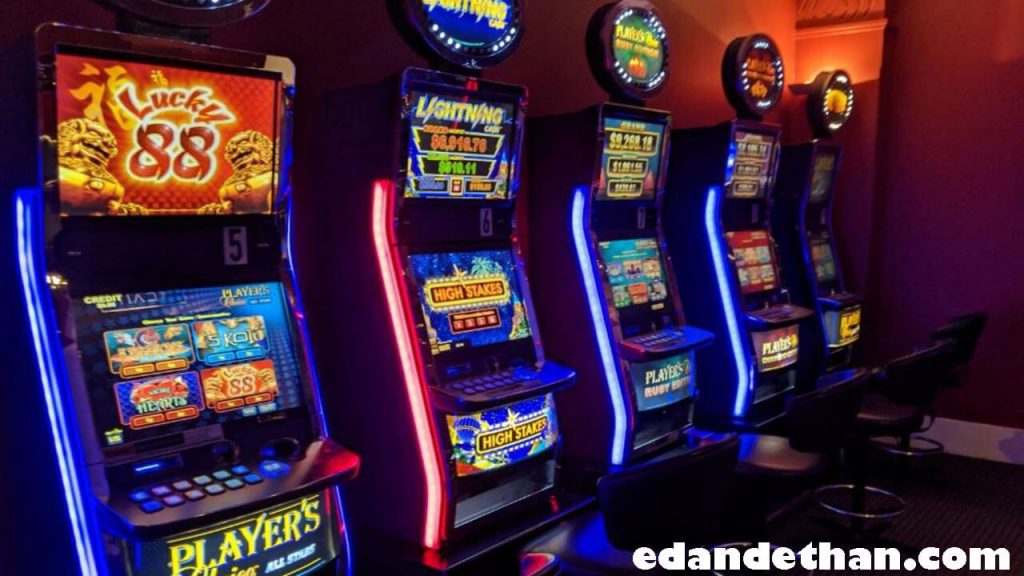 Poker Machines เครื่องโป๊กเกอร์รวมอยู่ในเครื่องสล็อตในคาสิโนแบบดั้งเดิมเช่นเดียวกับสล็อตออนไลน์ แม้ว่าจะไม่มีเทคโนโลยีวิดีโอที่ใช้ใน
